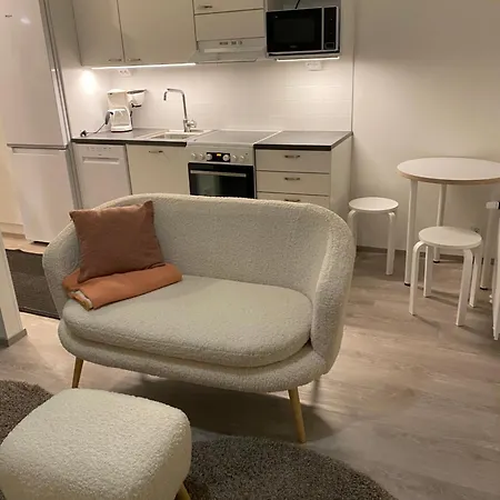 Moderni Yksioe, Omalla Autopaikalla *