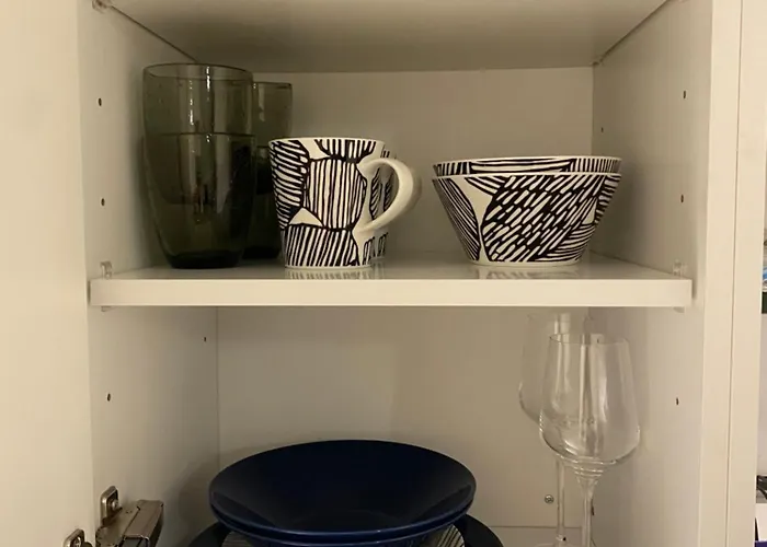 Moderni Yksioe, Omalla Autopaikalla