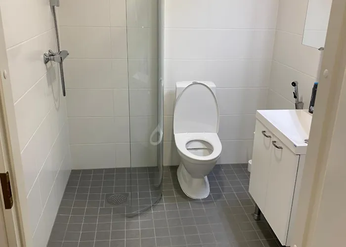 Moderni Yksioe, Omalla Autopaikalla アパート ヨエンスー